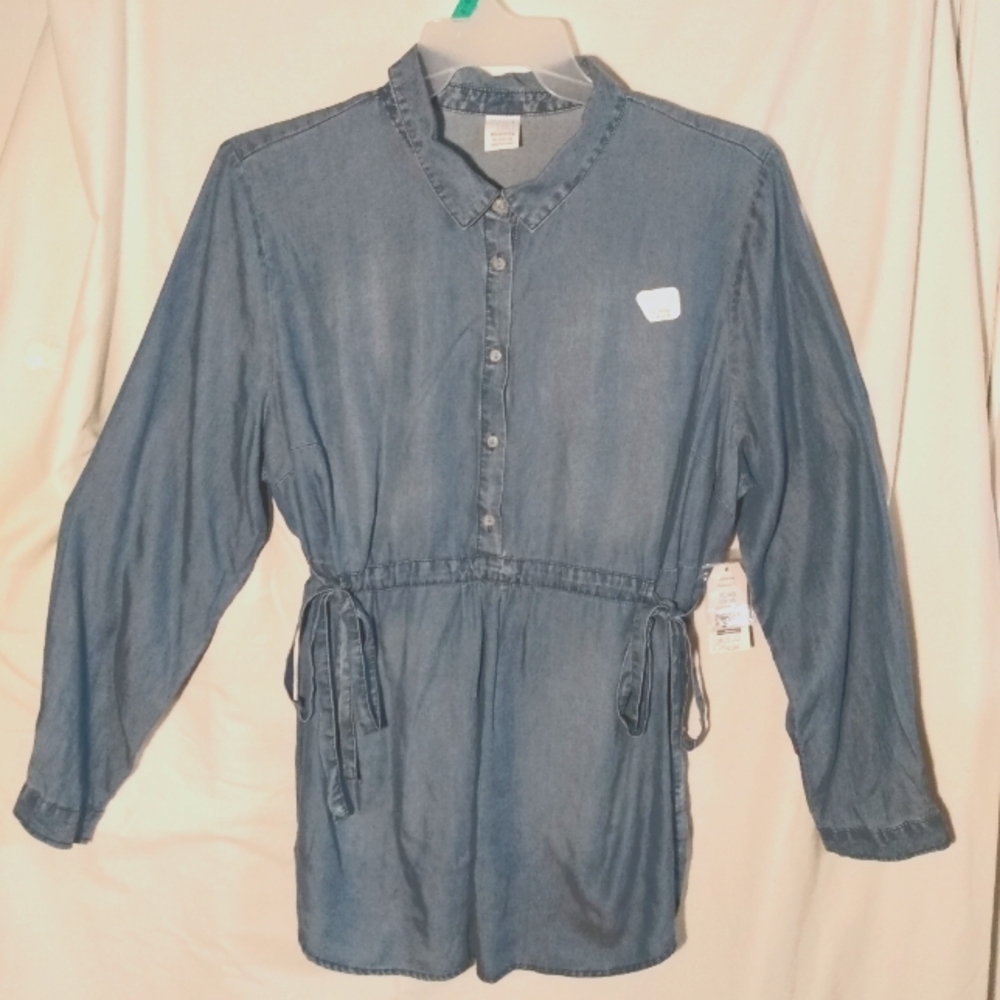 Time and Tru Maternity Top